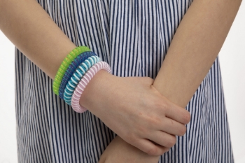 Prikažite detalje za Parfumirana narukvica za djecu protiv komaraca CHICCO Slika Parfumirana narukvica za djecu protiv komaraca CHICCO