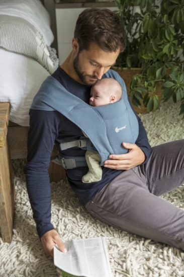 Slika Ergobaby Embrace nosiljka Oxford Blue