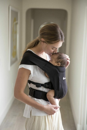 Slika Ergobaby Embrace nosiljka Pure Black