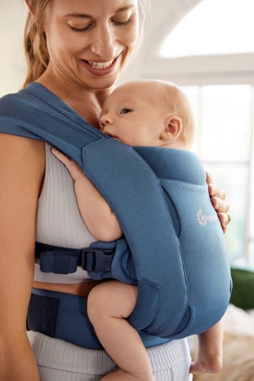 Slika Ergobaby Embrace Soft Air Mesh nosiljka Blue