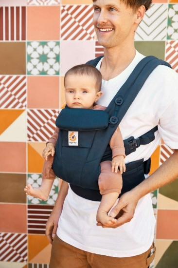 Slika Omni Dream nosiljka Midnight Blue Ergobaby 