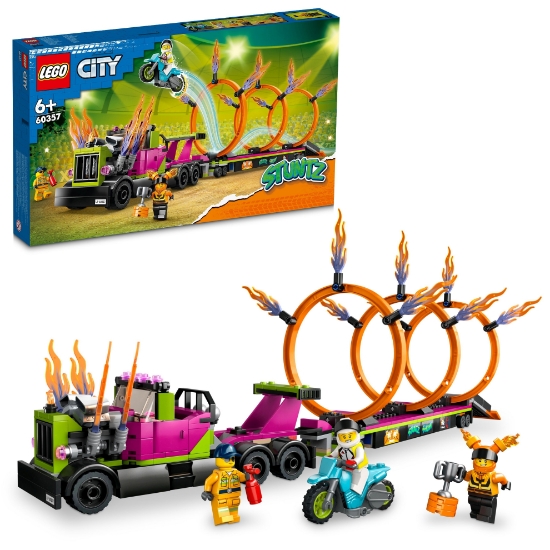 Slika LEGO® CITY 60357 Kamion za vratolomije s vatrenim obručima