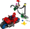 Slika LEGO® SUPER HEROES 76275 Utrka na motociklima: Spider-Man protiv Doca Ocka