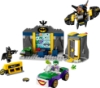 Slika  LEGO® SUPER HEROES 76272 Batman™, Batgirl™, Joker™ i Batmanova špilja™   