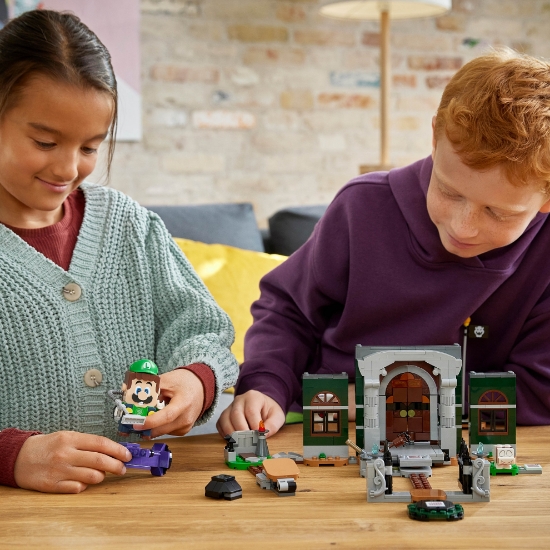 Slika LEGO® SUPER MARIO™ 71399 Luigijeva vila: Ulaz, komplet za proširenje