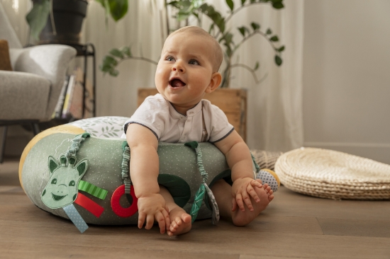 Slika Žirafa Sophie aktivna fotelja za bebe (pastelna)