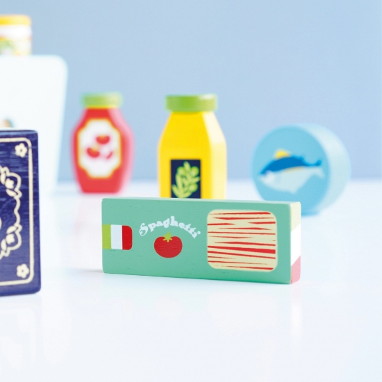 Slika Drvena košara s namirnicama i skener