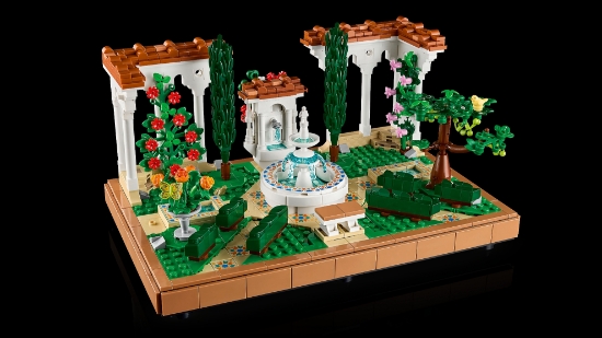 Slika LEGO® ICONS 10359 Vrt s fontanom