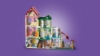 Slika LEGO® FRIENDS 42670 Stanovi i trgovine u Heartlakeu