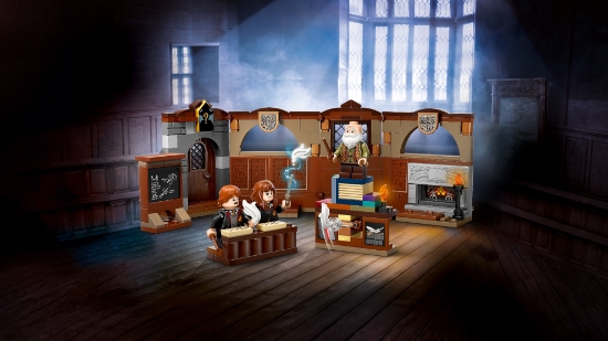 Slika LEGO® HARRY POTTER™ 76442 Dvorac Hogwarts™: sat Čarolija