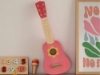 Slika Dječja gitara – ružičasta s cvijetom