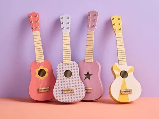 Slika Dječja drvena gitara - tamno roza