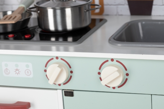 Slika Drvena kuhinja Mini Chef s dodacima 80579 FREE 2 PLAY 