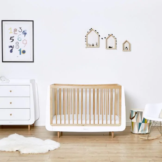 Slika Skandi Set 2u1 - Krevetić + komoda za prematanje - Bijeli/Natural SnuzKot 