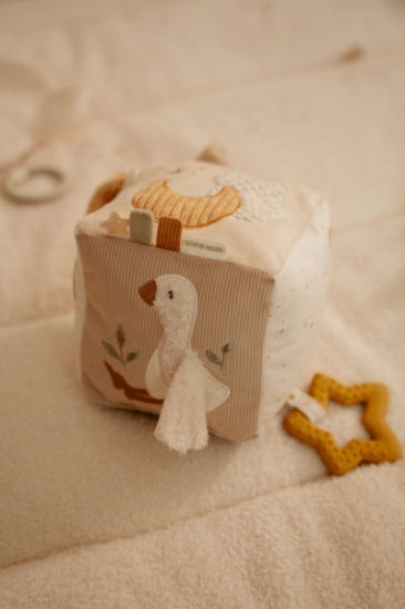 Slika Aktivna plišana kocka Newborn Naturals - Little Dutch