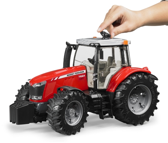 Slika Traktor Massey Ferguson 03046 BRUDER 