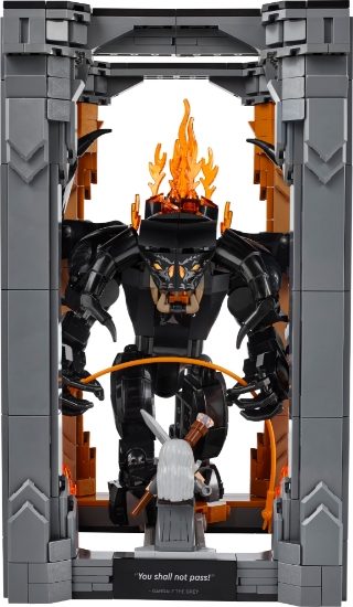 Slika LEGO® ICONS 10367 Gospodar prstenova: Balrog™ u kutku među knjigama