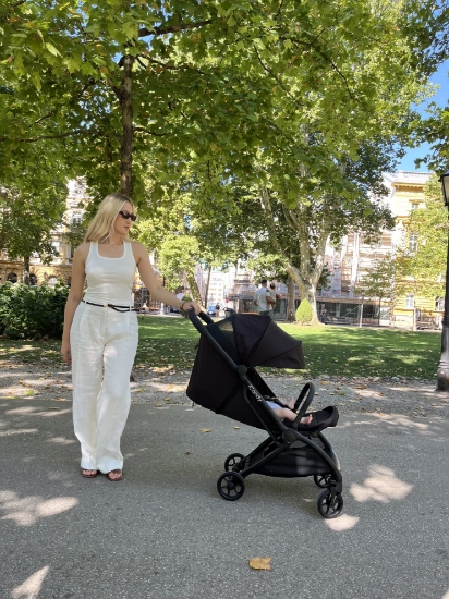 Slika PIP kompaktna kolica - Black, crna iCandy 