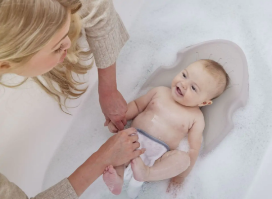 Slika Potpora za kupanje bebe (0 - 6 mjeseci) - White/ Grey Shnuggle 