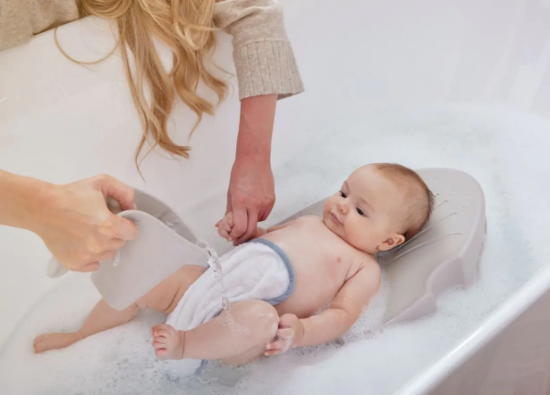 Slika Potpora za kupanje bebe (0 - 6 mjeseci) - White/ Grey Shnuggle 