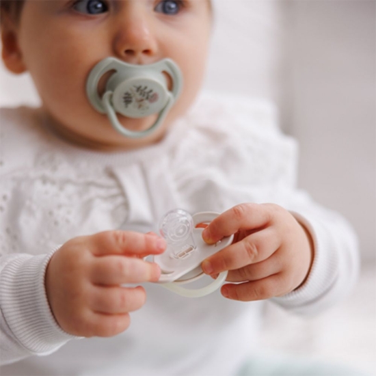 Slika Ortodontska simetrična duda GLOW 6-18 mj, 2 kom BabyOno 