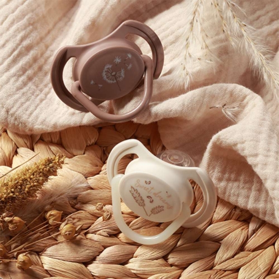 Slika Ortodontska simetrična duda GLOW 18 mj+, 2 kom BabyOno 