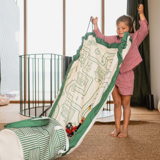 Slika 2u1 podloga za igru s košarom zapohranu - Cesta Play&Go