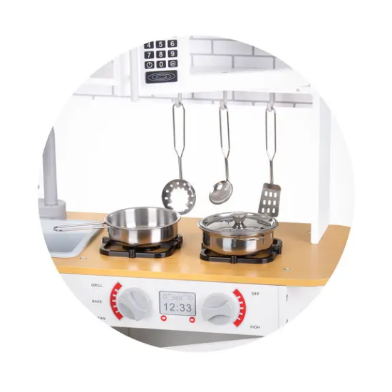 Slika Kuhinja + metalni set za kuhanje Chipolino 