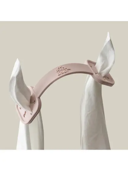 Slika Silikonski držač tetra pelena Dark Pink (2 kom) InterBaby 