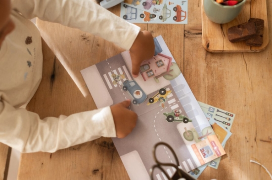 Slika Knjižica s naljepnicama Jim & Friends Little Dutch