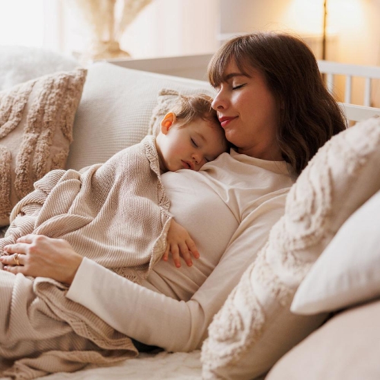 Slika Pletena bambus dekica s volanom 75x100 cm, svijetlo bež BabyOno 