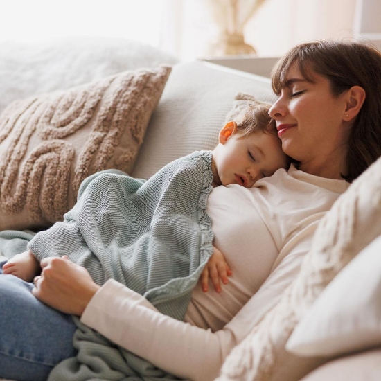 Slika Pletena bambus dekica s volanom 75x100 cm, mint BabyOno 