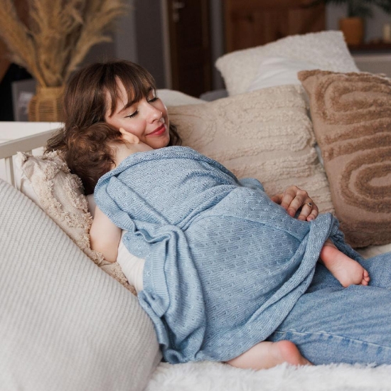 Slika Pletena bambus dekica 75x100 cm, plava BabyOno