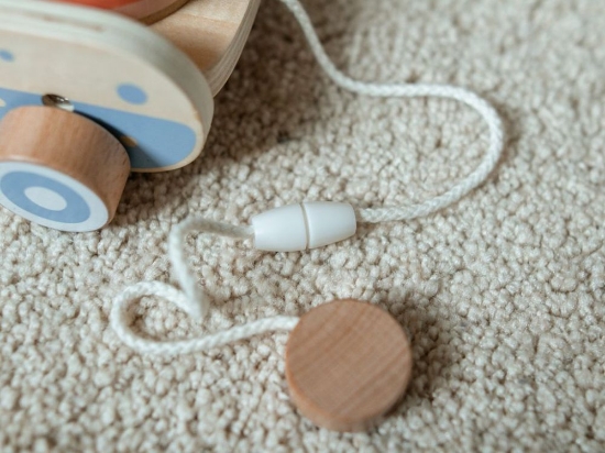 Slika Drvena igračka na povlačenje – bubnjajući krokodil