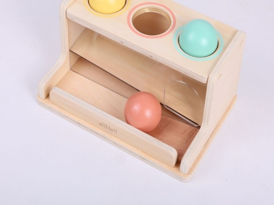 Slika Prozirna kutija s kuglicama