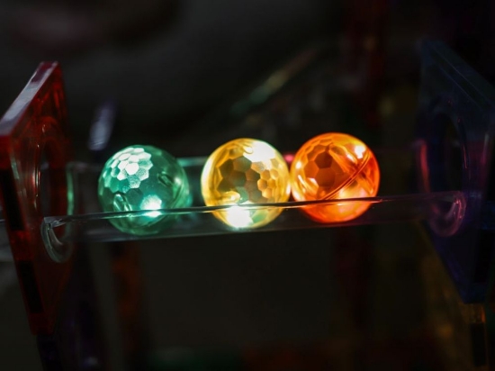 Slika Magnetski građevni set EliFix Fresh – kuglična staza, 222 dijela + svjetleće kuglice