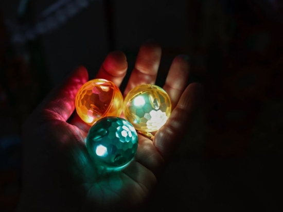 Slika Magnetski građevni set EliFix Fresh – kuglična staza, 222 dijela + svjetleće kuglice