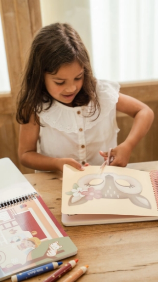 Slika Knjiga sa škarama Rosa & Friends - Little Dutch