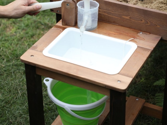 Slika Povišeni pješčanik na nogama