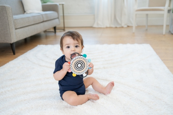 Slika Manhattan Toy Grasp & See Mirror ogledalo