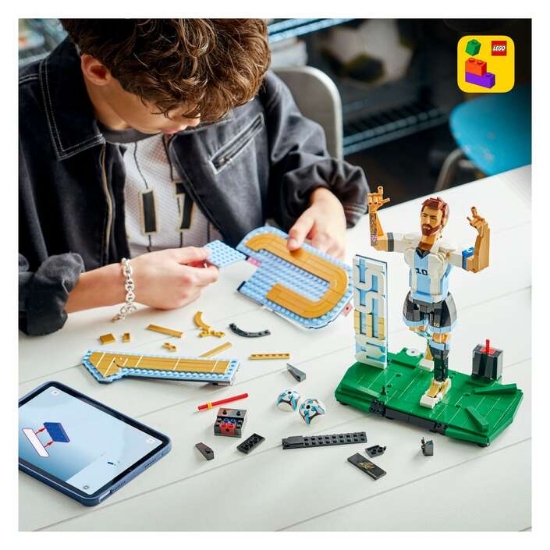 Slika LEGO® EDITIONS FOOTBALL 43015 Lionel Messi - Nogometna legenda