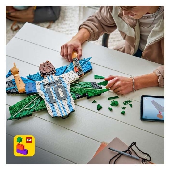 Slika LEGO® EDITIONS FOOTBALL 43018 Lionel Messi – proslava