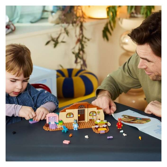 Slika LEGO BLUEY 11221 Škola s Rustyjem i Bluey