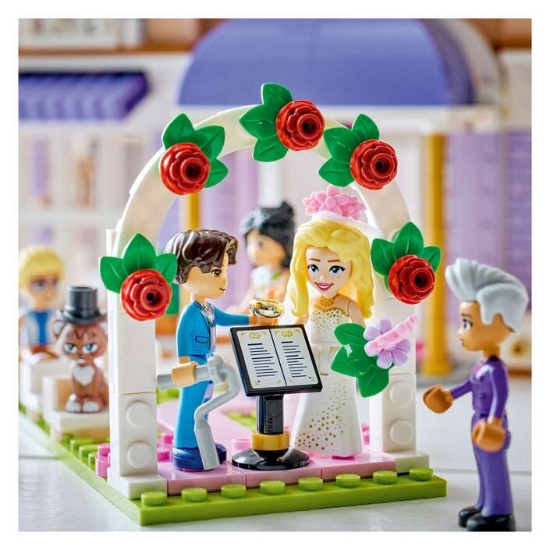 Slika LEGO® FRIENDS 42704 Hotel Grand u Heartlake Cityju