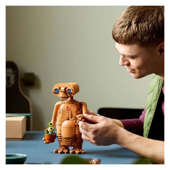 Slika LEGO IDEAS 21370 E.T. the Extra-Terrestrial