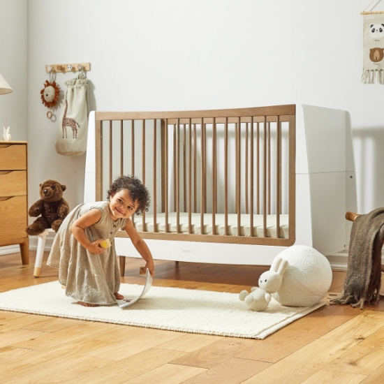 Slika Kot Skandi dječji krevetić - White/Walnut - Snuz