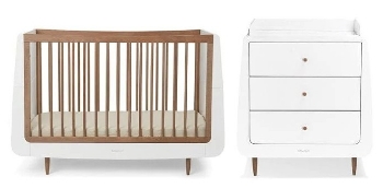 Slika Kot Skandi Set 2u1 - Krevetić + komoda za prematanje - White/Walnut - Snuz