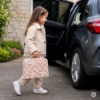 Slika Drvena kućica za lutke u prijenosnom koferu, set od 20 dodataka Ecotoys 