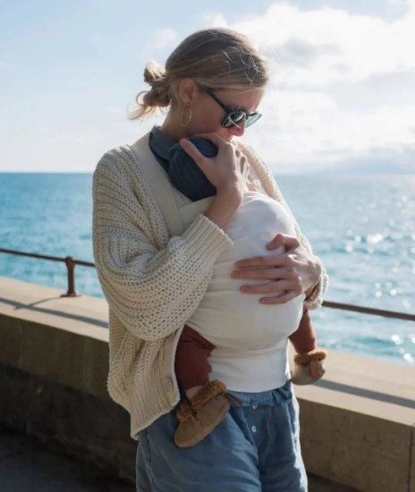 Slika Ergonomska nosiljka za bebe Carry & Pack Mama Hangs 