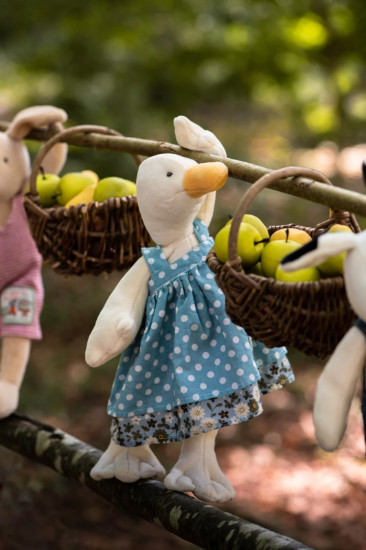 Slika Plišana guska Jeanne La Grande Famille Moulin Roty 